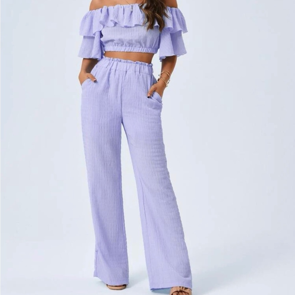 Off shoulder crop top & paperbag waist pants set